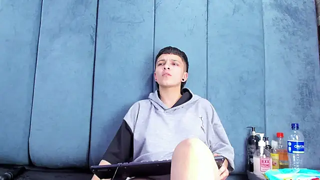 Megan Thompson  online show from March 21, 2026, 8:30 am