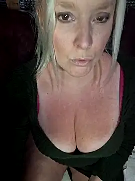 Bouncy-Bella28X online show from June 3, 2026, 4:12 pm