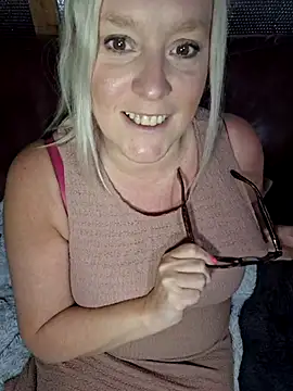 Bouncy-Bella28X online show from June 4, 2026, 9:36 am