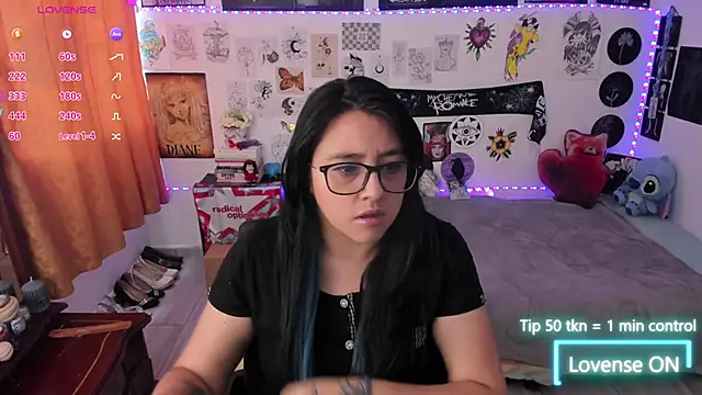 Snapshot of Cherry_blush_ chatting on May 13, 2026, 9:33 pm Cherry blush online show from May 13, 2026, 9:33 pm