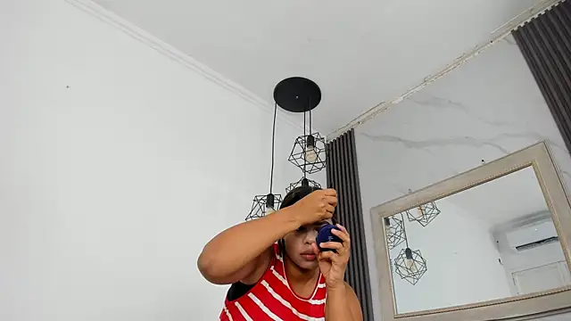 keyla mejia online show from June 5, 2026, 12:11 pm