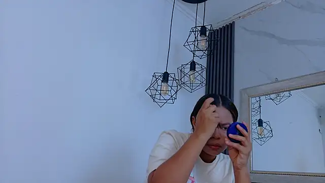 keyla mejia online show from June 14, 2026, 12:06 pm
