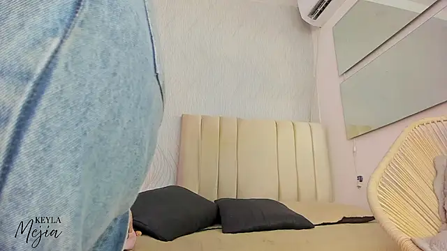 Snapshot of keyla_mejia chatting on February 26, 2026, 12:05 pm keyla mejia online show from February 26, 2026, 12:05 pm