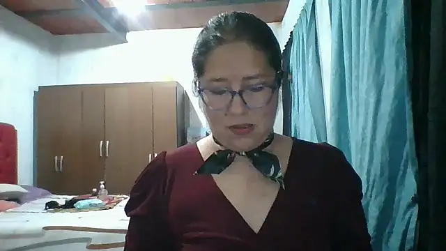 scarlett widow  online show from October 3, 2025, 3:20 am