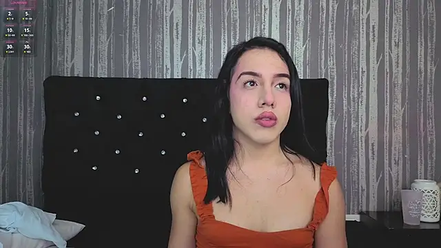 Alicee Moonn online show from July 31, 2026, 8:39 pm