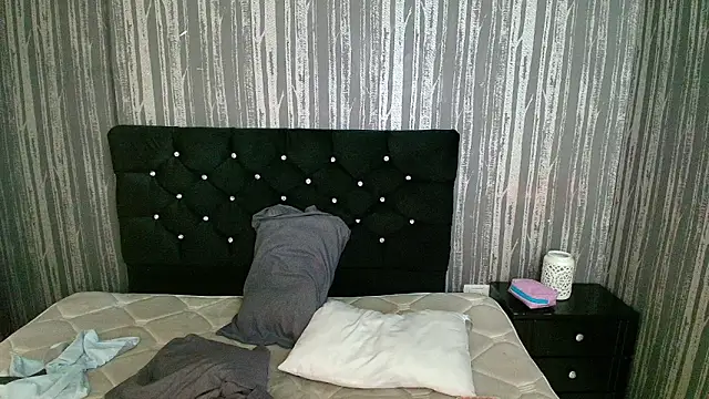 Alicee Moonn online show from May 5, 2026, 8:23 pm