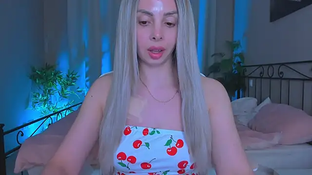 VelvetEliza online show from May 5, 2026, 10:13 pm