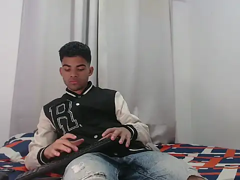 camillo beischel  online show from September 11, 2025, 3:56 pm