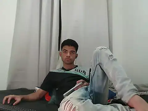 camillo beischel  online show from September 24, 2025, 5:41 pm