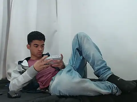 camillo beischel  online show from September 28, 2025, 5:31 pm