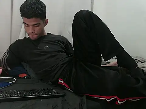 camillo beischel  online show from September 23, 2025, 6:37 pm