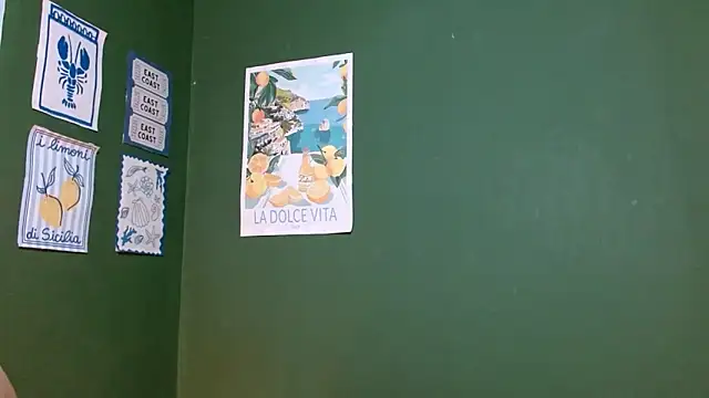 Roxiehood online show from November 12, 2025, 1:54 am