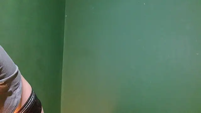 Roxiehood online show from September 13, 2025, 2:33 am