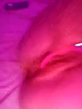 Hottiesophie online show from May 4, 2026, 9:06 pm