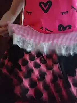 Hottiesophie online show from June 12, 2026, 4:38 pm