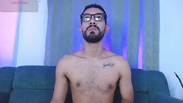 ReyPablo1 online show from October 11, 2025, 9:27 pm