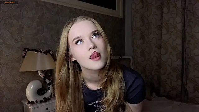 Emma Frosty online show from October 24, 2025, 7:13 pm