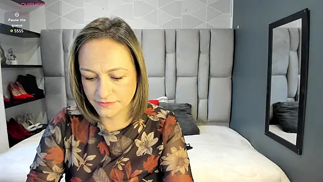 Snapshot of Charlot_milf chatting on June 17, 2026, 11:31 am Charlot milf online show from June 17, 2026, 11:31 am
