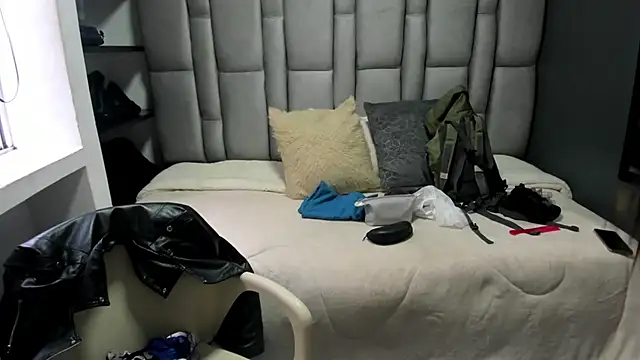 Charlot milf online show from September 19, 2025, 11:58 am