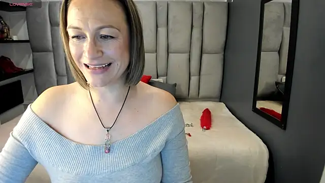 Charlot milf online show from May 4, 2026, 12:52 pm