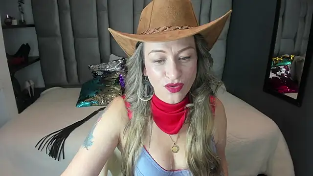 Charlot milf online show from October 31, 2025, 3:58 am