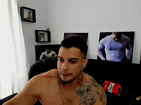 Marck Mathews online show from December 1, 2025, 8:21 pm