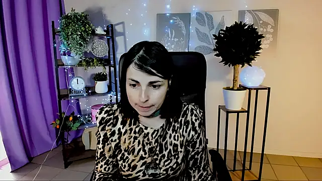 MartaEdams online show from May 4, 2026, 6:06 am