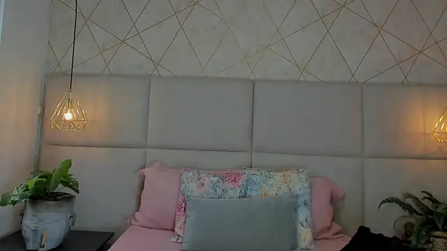 SamayRyann online show from April 23, 2026, 1:57 pm
