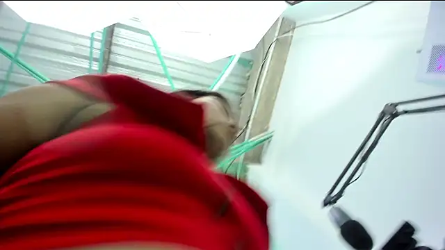 eladyrous98 online show from November 8, 2025, 7:34 am