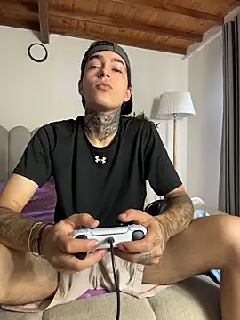 Snapshot of samm4044 chatting on February 28, 2026, 7:35 pm samm4044 online show from February 28, 2026, 7:35 pm