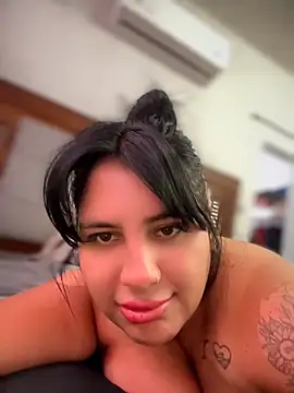 victoria amatista  online show from June 6, 2026, 6:57 pm