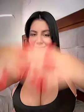 victoria amatista  online show from July 7, 2026, 6:33 pm