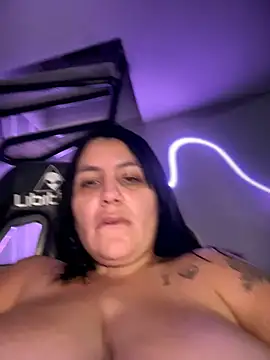 victoria amatista  online show from March 4, 2026, 5:37 am