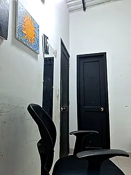 channell0 online show from February 25, 2026, 4:56 am