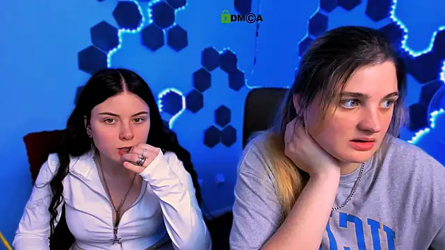 foxy tease  online show from December 13, 2025, 8:26 pm