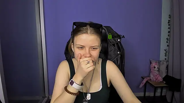 foxy tease  online show from September 30, 2025, 7:31 pm