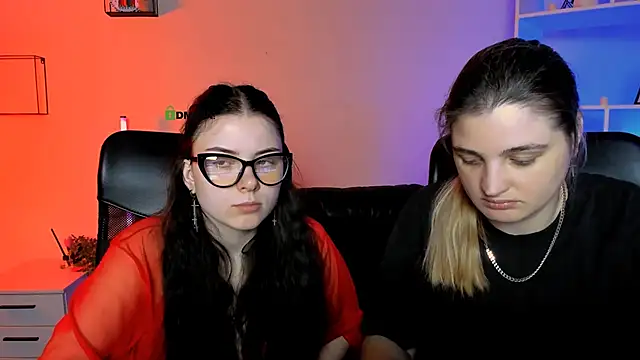 foxy tease  online show from December 14, 2025, 8:14 pm