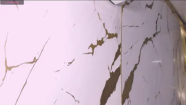 eimy skinny  online show from February 1, 2026, 12:25 pm