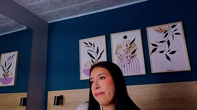 SarahMiler  online show from December 1, 2025, 7:48 pm