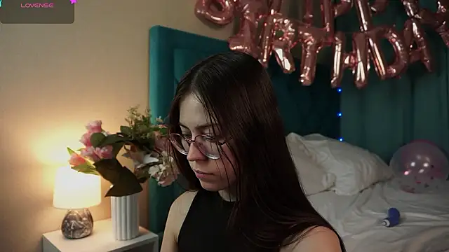 ywixos online show from February 26, 2026, 2:39 pm