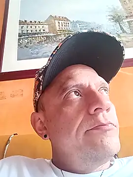 leon8013A online show from November 15, 2025, 1:26 pm