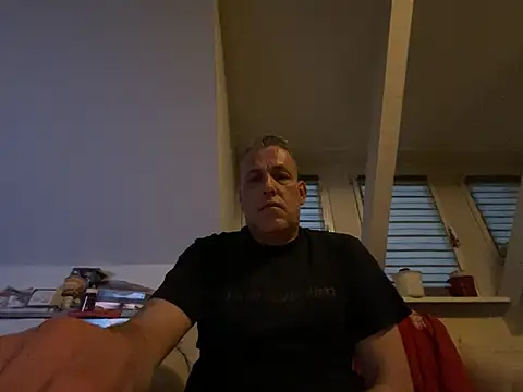 Snapshot of Albatrossen09 chatting on May 22, 2026, 2:42 am Albatrossen09 online show from May 22, 2026, 2:42 am