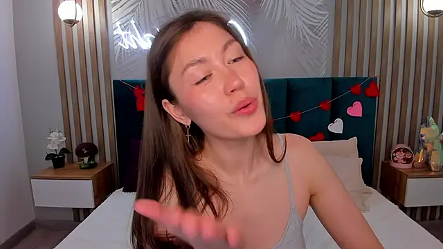 Tina Porter online show from May 3, 2026, 1:33 am