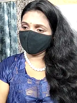 Hotty Sonali online show from June 17, 2026, 1:43 pm