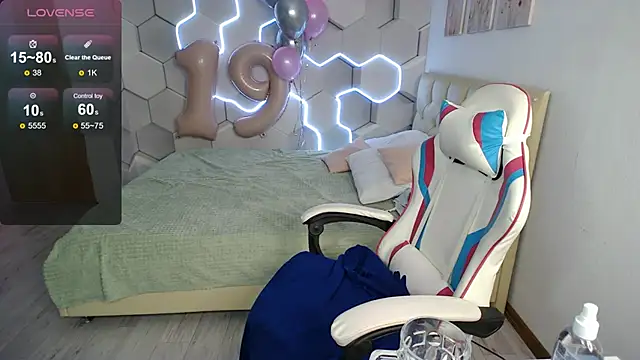 aliicemeow online show from June 5, 2026, 7:03 am