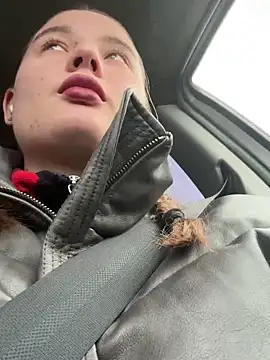 StephanieMur online show from November 12, 2025, 3:54 am