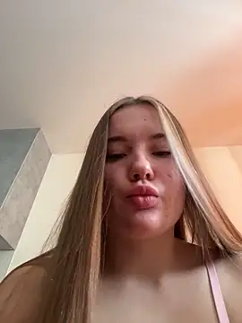 StephanieMur online show from February 4, 2026, 4:29 am