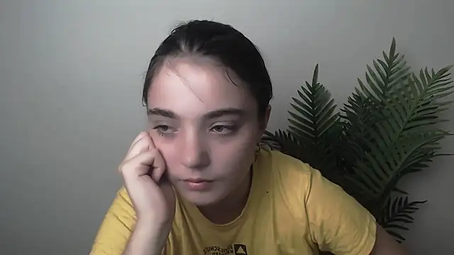 Sun Shine   online show from September 10, 2025, 10:20 pm