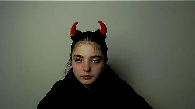 Sun Shine   online show from October 16, 2025, 9:56 pm