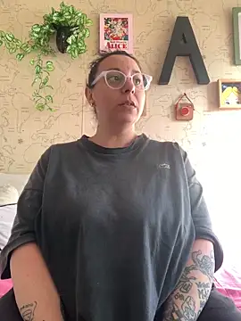 LupeLok online show from June 17, 2026, 4:28 pm
